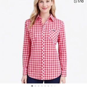 Women’s vineyard vines, 100% cotton gingham collared shirt. Size 14